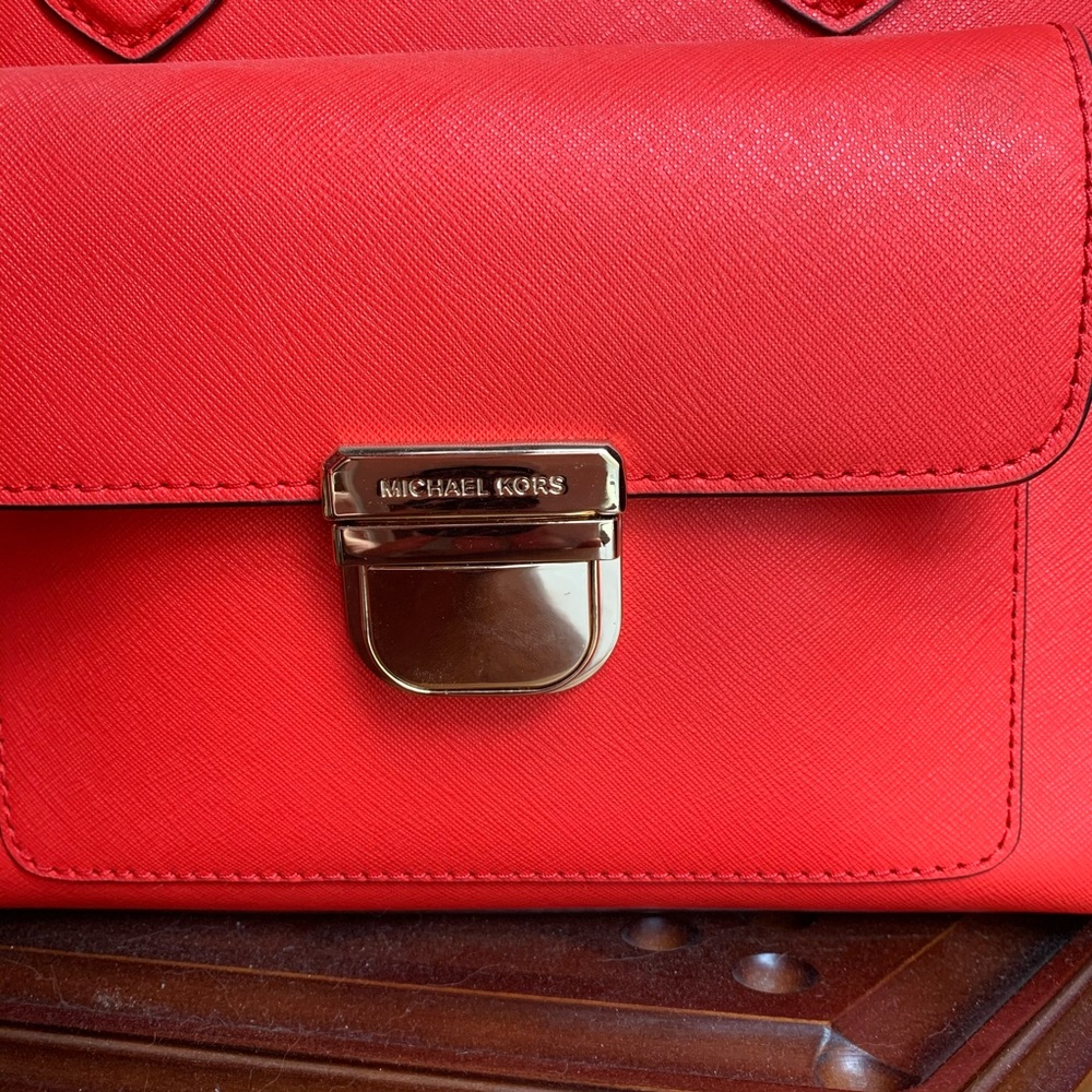 MK Bridgette handbag - Picture 2 of 5